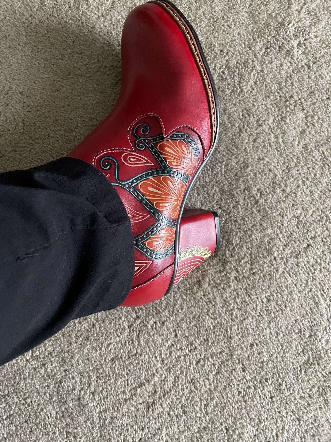 Customer photo review of Retro Pattern Leather Zipper Pumps