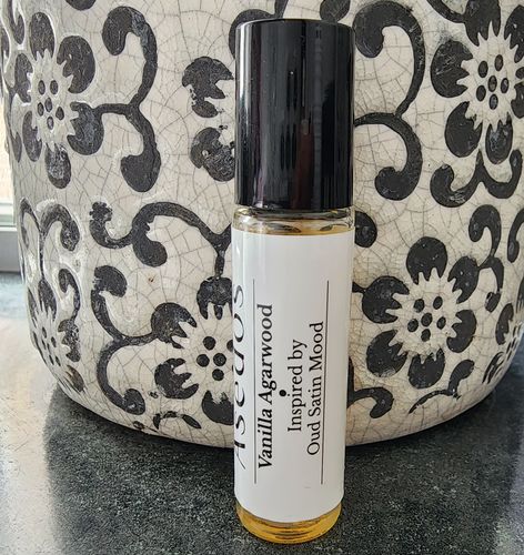 Customer photo review of VANILLA AGARWOOD PERFUME OIL
