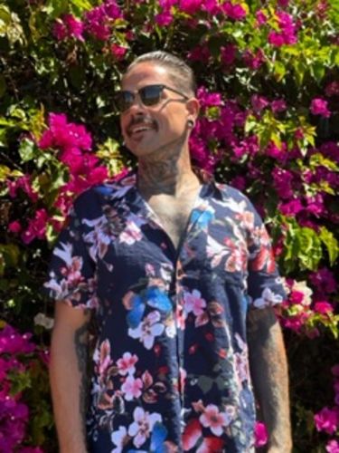 Customer photo review of Chemise hawaïenne tropicale à poche en coton à fleurs