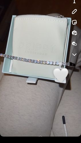 Customer photo review of TENNISBOY BRACELET. - 5MM WHITE GOLD