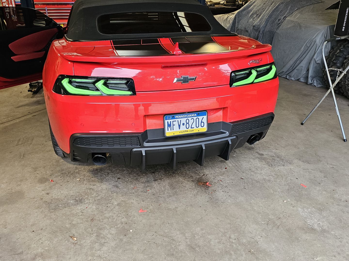 Customer photo review of 2014-2015 Chevy Camaro Evo Style Shark Fins Rear Diffuser Quad/Single Tips