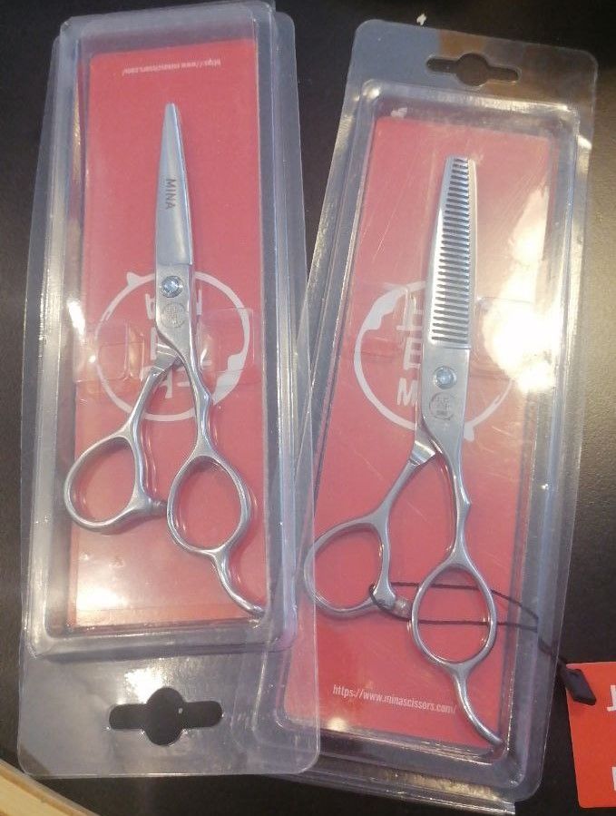 Customer photo review of Mina Umi Hairdressing Scissor Set