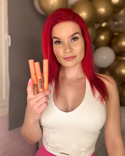 Customer photo review of Flyaway & brow control stick