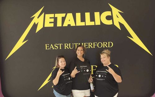 Customer photo review of Your Favorite Song T-Shirt Music Player