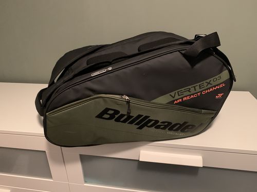 Customer photo review of Bullpadel Rackettas Vertex Kaki