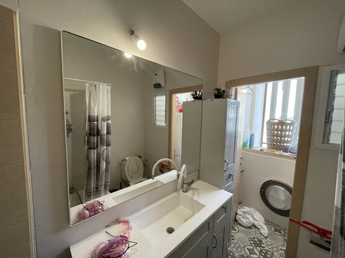 Customer photo review of מראה מעוצבת לפי מידה לאמבטיה