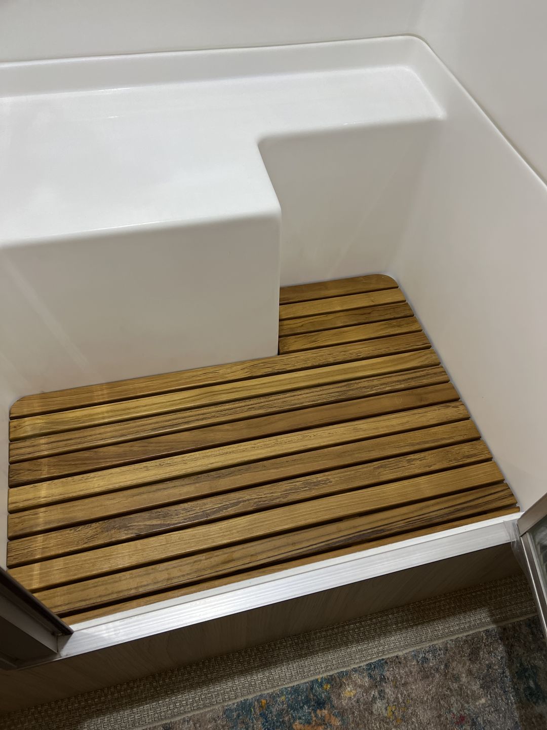 Customer photo review of 25FB / 27FB / 30RB L-shape Airstream Teak Shower Mat