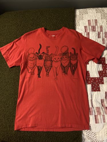 Customer photo review of Vintage Cats T Shirt Mens Medium Red 80s Animal