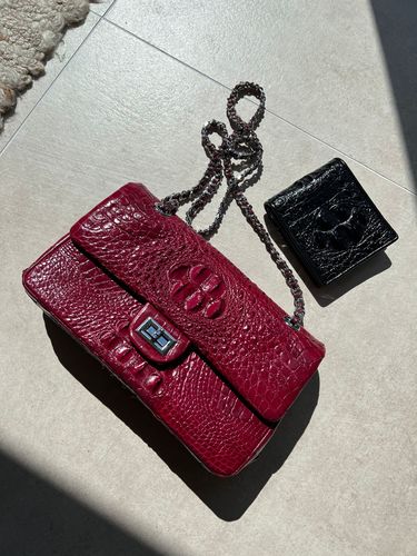 Customer photo review of Crocodile Leather Flap Chain Shoulder Bag Wine Red