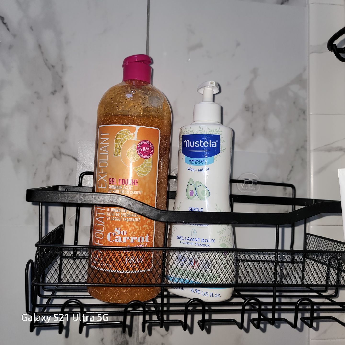 Customer photo review of Fair and White So Carrot Exfoliating Shower Gel 31.78 fl oz