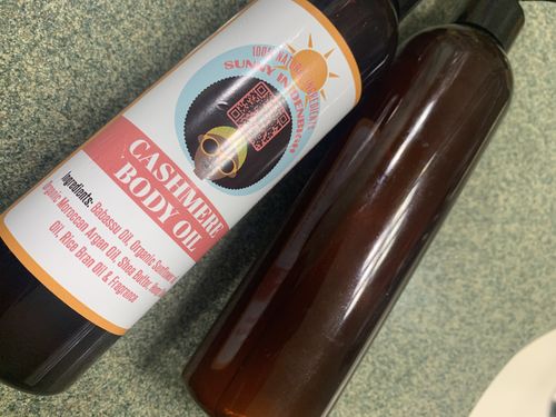 Customer photo review of Cashmere body oil