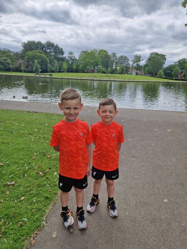 Customer photo review of Junior Geo Grid T-Shirt - Crimson/Cardinal Red