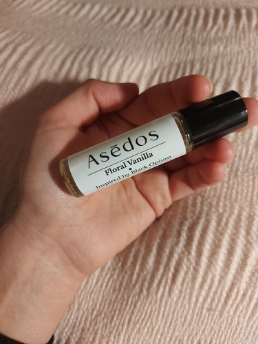 Customer photo review of FLORAL VANILLA PERFUME OIL