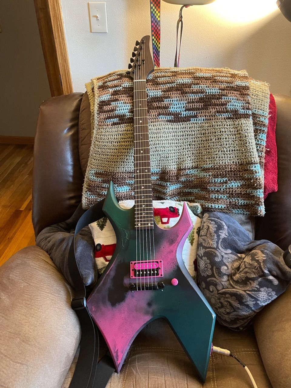 Customer photo review of Guitar Tuner Upgrade Kit for 6 Inline Headstocks (10mm Post Hole)