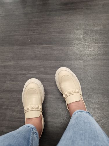 Customer photo review of MOCASÍN PLATAFORMA TRACK ESTOPEROLES BEIGE