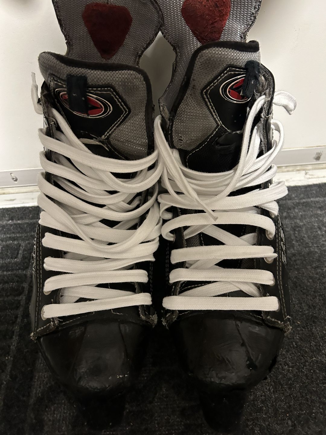 Customer photo review of WHITE WAXED HOCKEY REFEREE LACES
