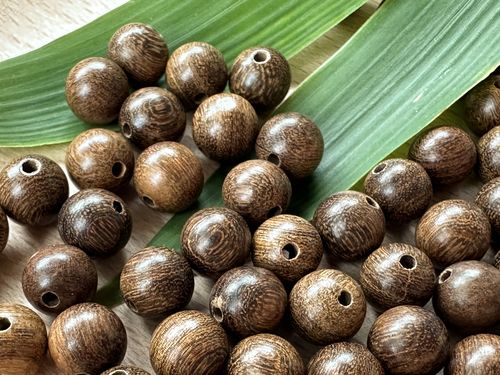 Customer photo review of 50pcs 8mm golden sandalwood round Mala beads