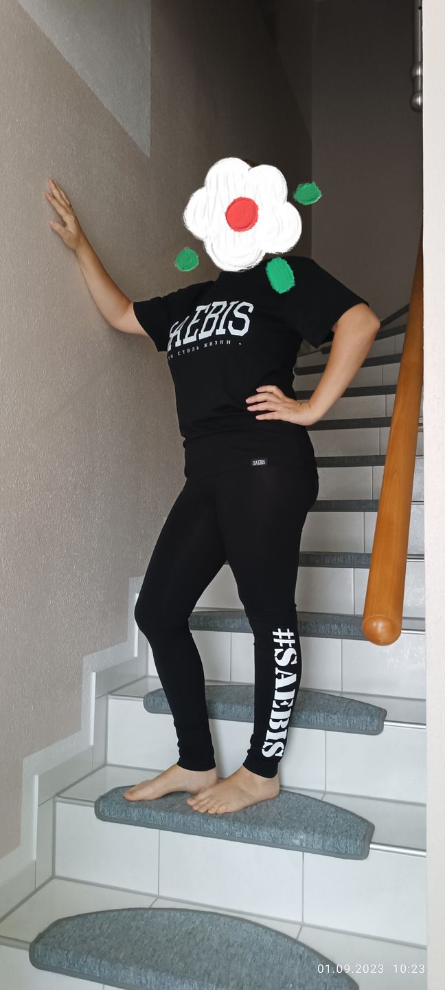 Customer photo review of Lifestyle Damen Oversized T-Shirt schwarz by SAEBIS®