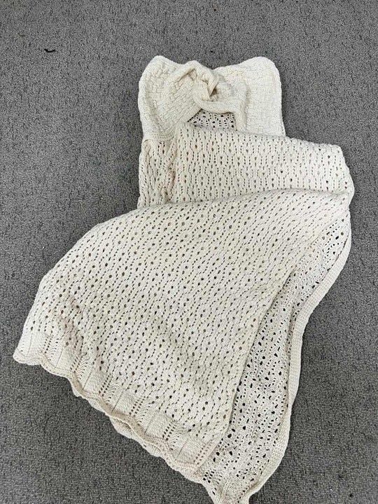 Customer photo review of Belleza Women’s Crochet Maxi Dress