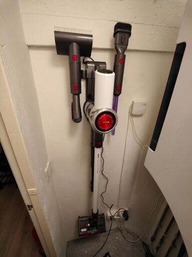 Customer photo review of Aspirateur Balai à Main Sans fil V17 Puissant 26,5Kpa Silencieux Double Brosses 4en1 0,6L