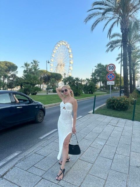 Customer photo review of Belleza Women’s Crochet Maxi Dress
