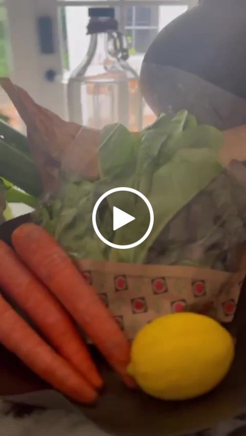 Customer video review of "Heirloom" (Large) Tote Bag, Fruit & Veggie Mix