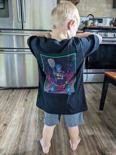 Customer photo review of YOUTH - The Tendy T-Shirt