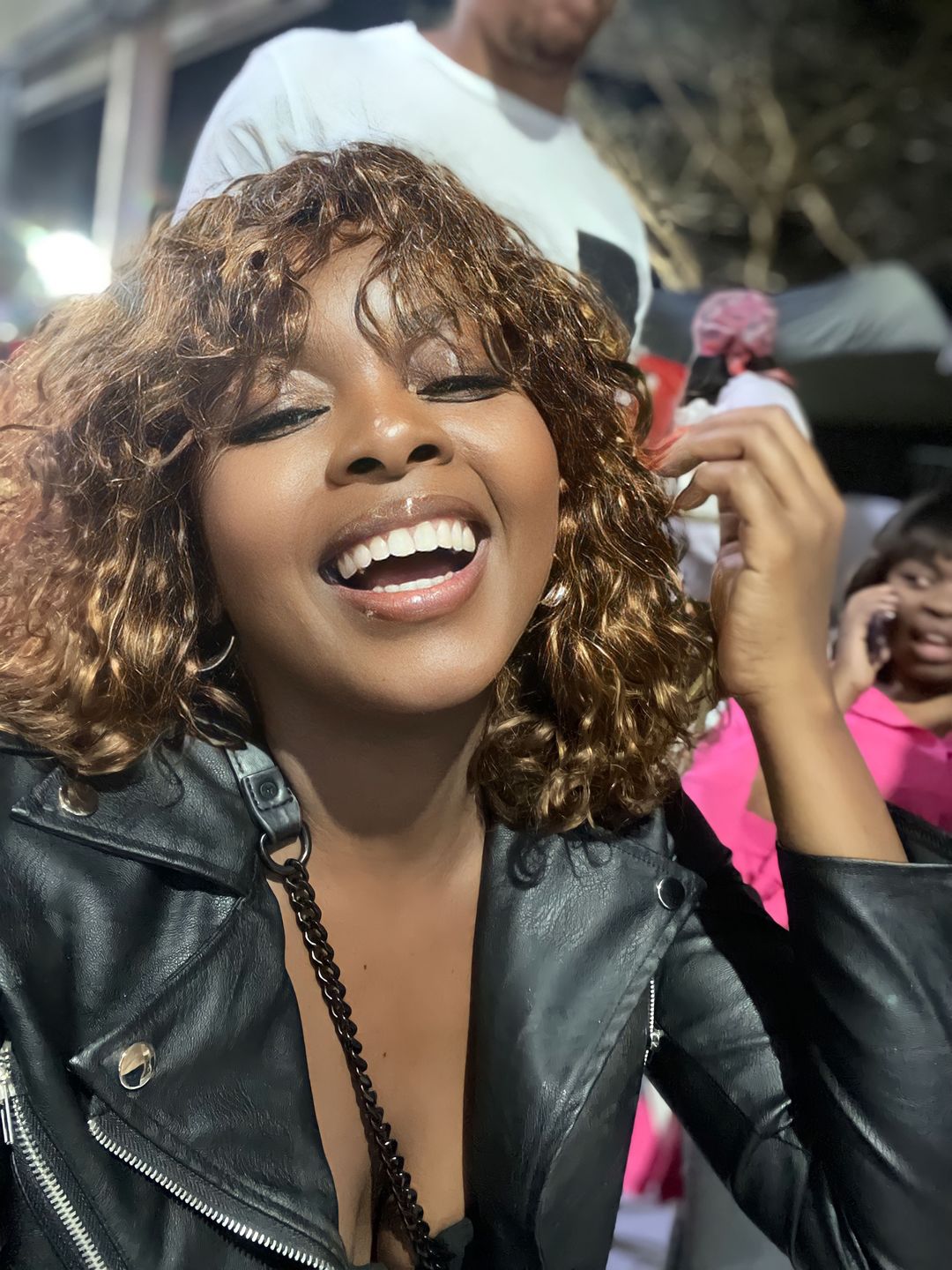 Customer photo review of Colour : Double Drawn Highlighted Curly Fringe