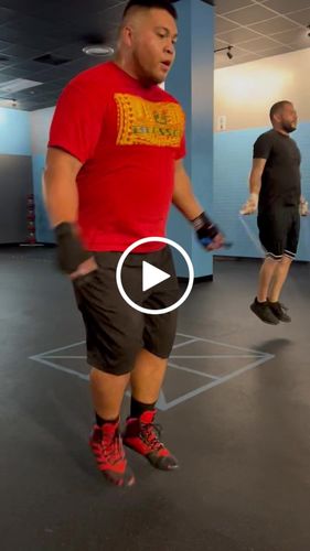 Customer video review of Megàlo 3/5 Sleeve Crewneck