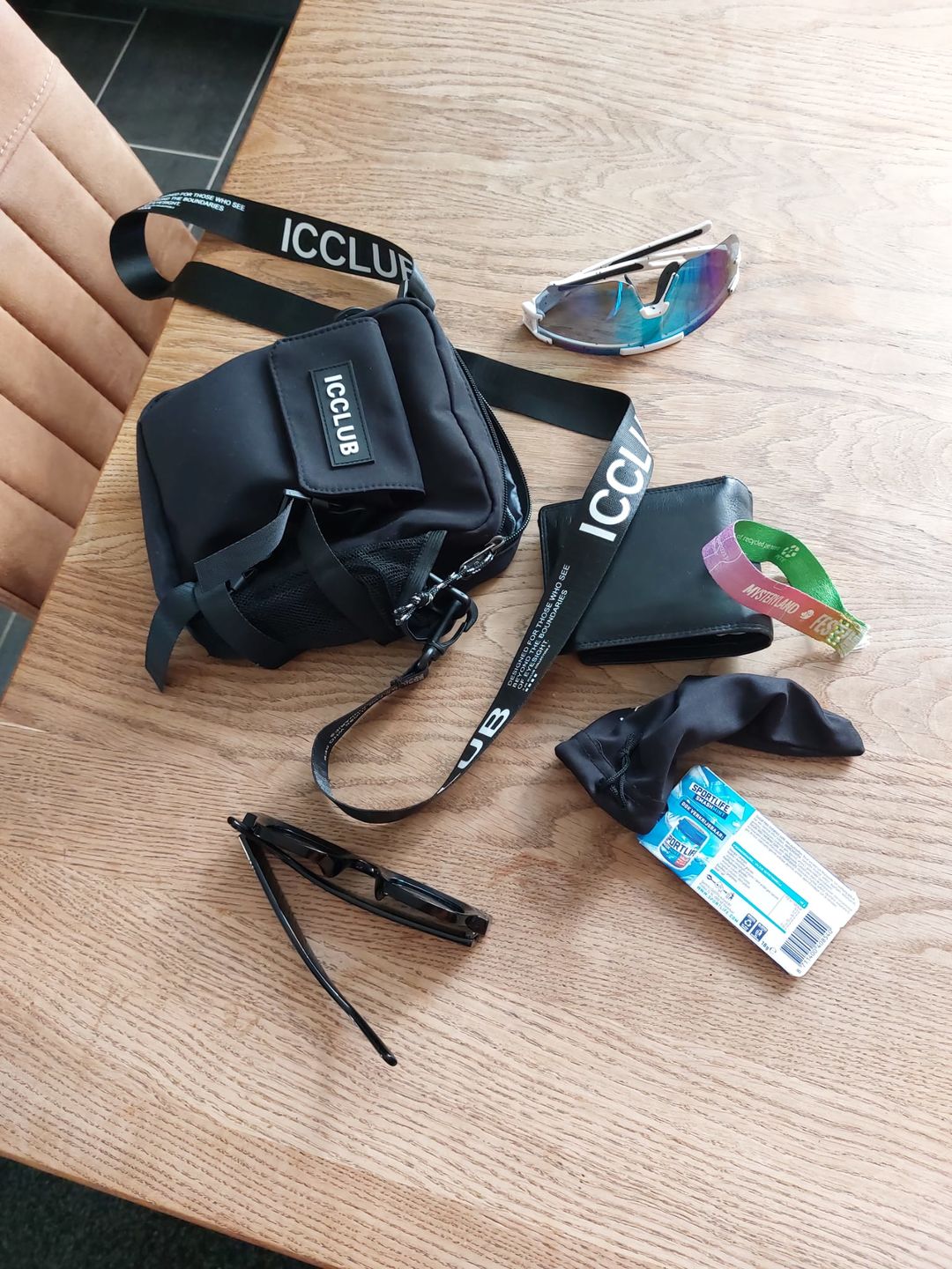 Customer photo review of BOTTLE BAG | BLACK