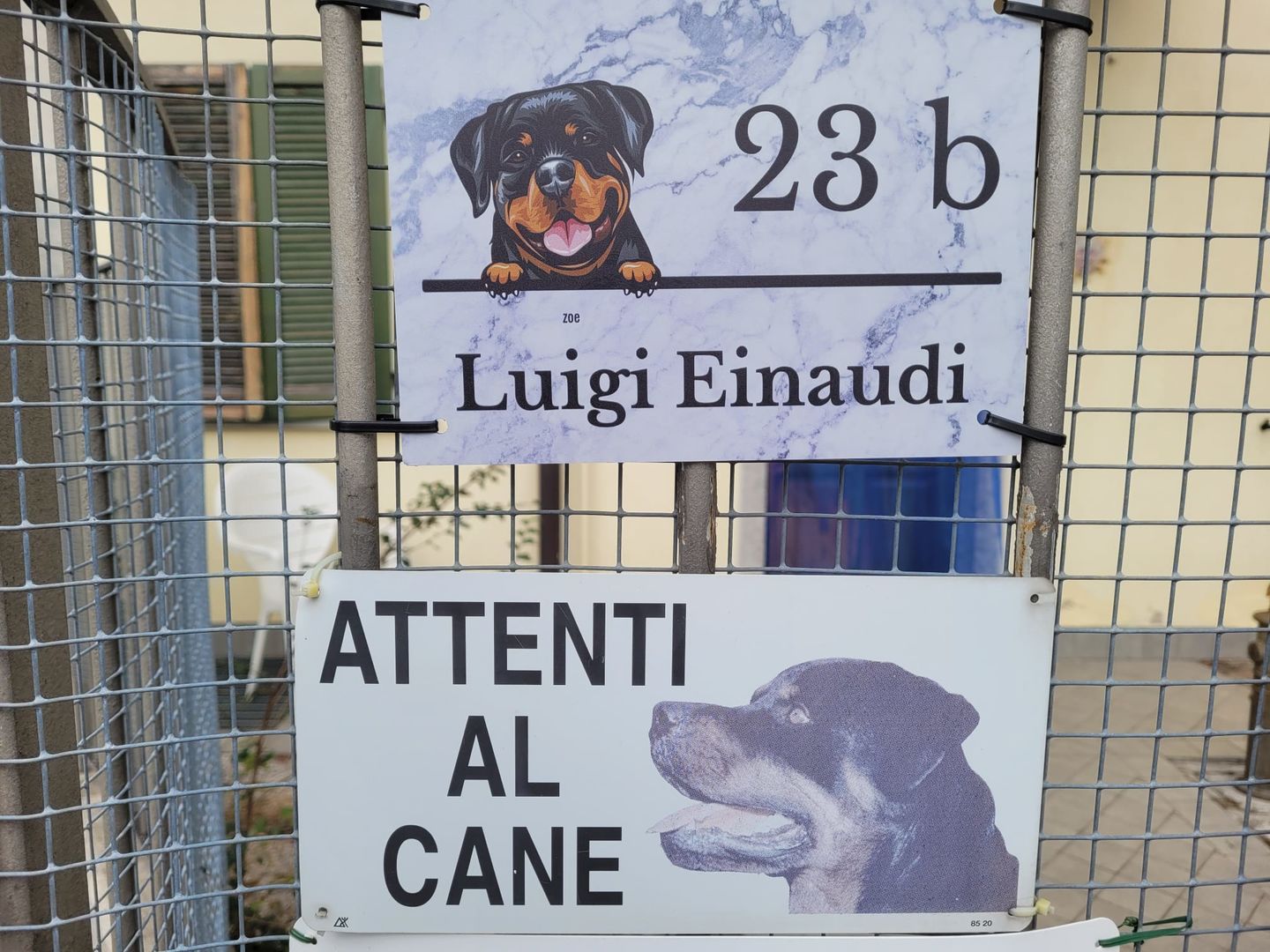 Customer photo review of Numero civico effetto marmo - Targa per porta personalizzata