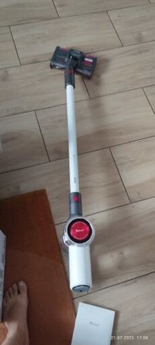 Customer photo review of Aspirateur Balai à Main Sans fil V17 Puissant 26,5Kpa Silencieux Double Brosses 4en1 0,6L