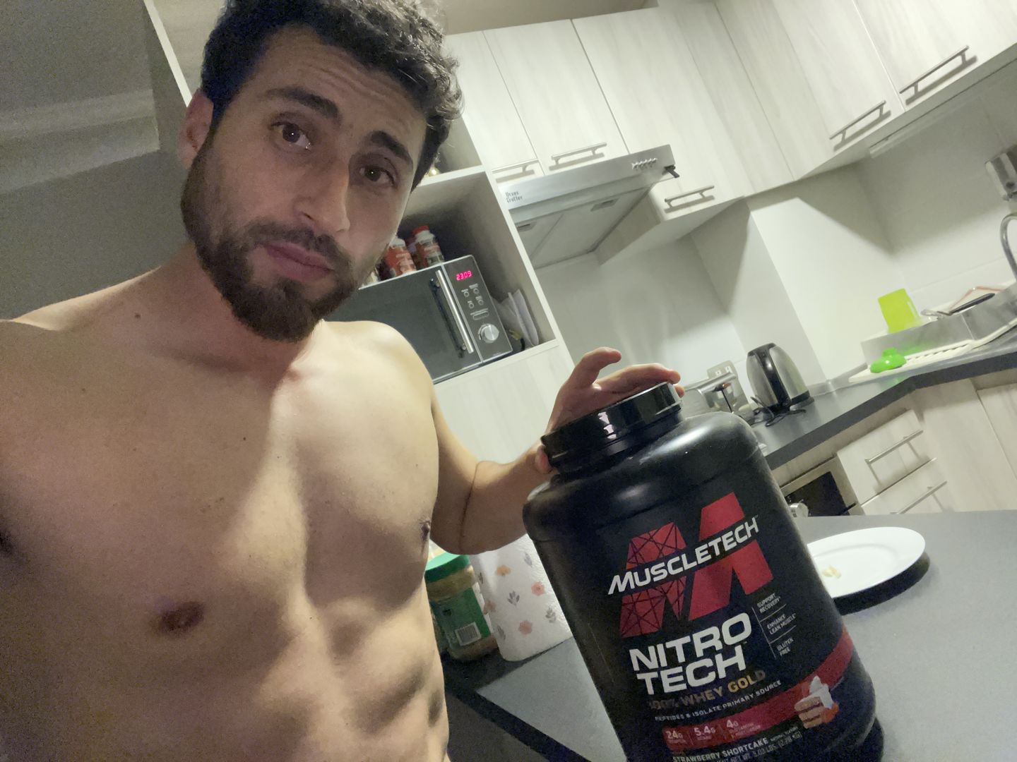 Customer photo review of Muscletech Nitro-Tech 100% Whey Gold 5 Lb