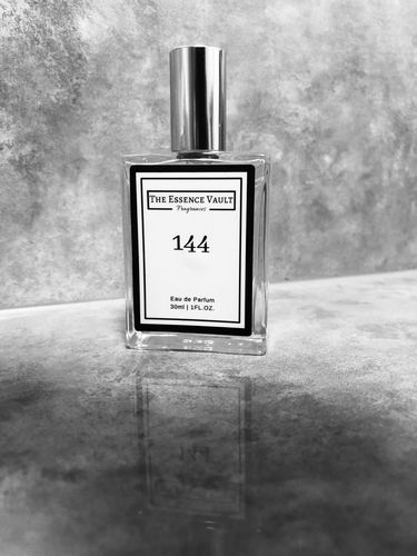 Customer photo review of Inspired by La Vie Est Belle - 144