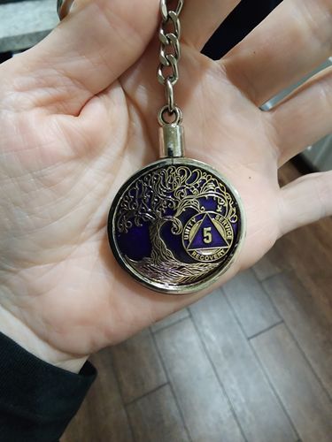 Customer photo review of 1 to 50 Year Sobriety Mint Twisted Tree of Life Gold Plated AA Recovery Medallion/Chip/Coin - Purple