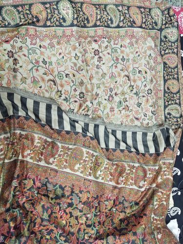 Customer photo review of Pashtush Womens Ethnic Shawl, Faux Pashmina, Soft And Warm, Beige And Black