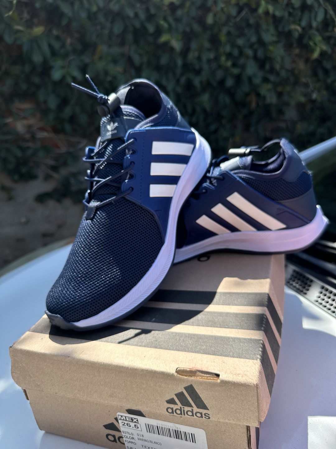 Customer photo review of Tenis 018 Marino Blanco