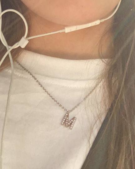 Customer photo review of Filigran Letter Halskette | 18K vergoldet
