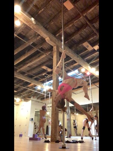 Customer photo review of Essential 'Amber' Keyhole Top - Hot Pink, Black and Rose Dawn