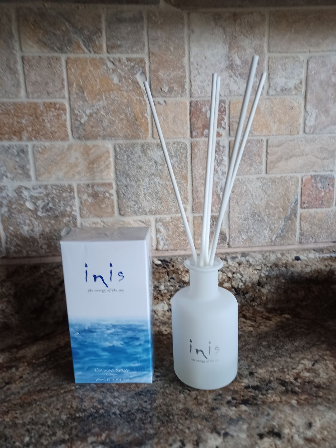 Customer photo review of Inis Fragrance Diffuser Refill 100ml / 3.3 fl. oz.