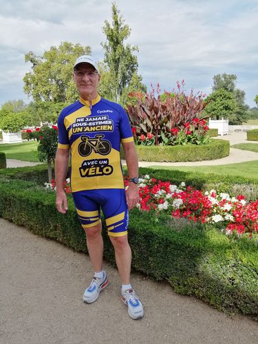 Avis photo d'un client sur Tenue De Cyclisme - Ancien à vélo