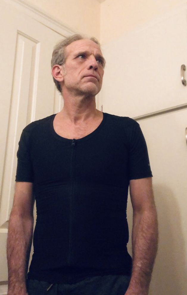 Customer photo review of Camiseta Postural Masculina - Posture Shirt® Com Zipper