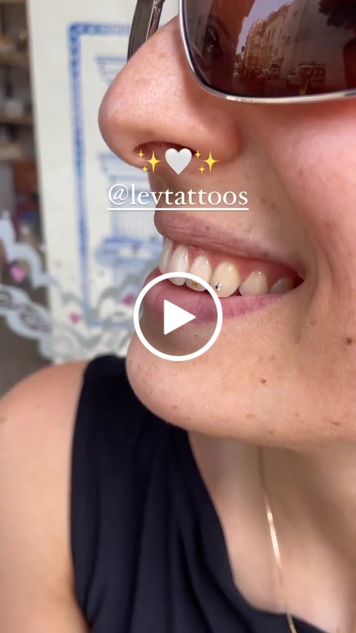 Customer video review of Small Star 24-karat gold