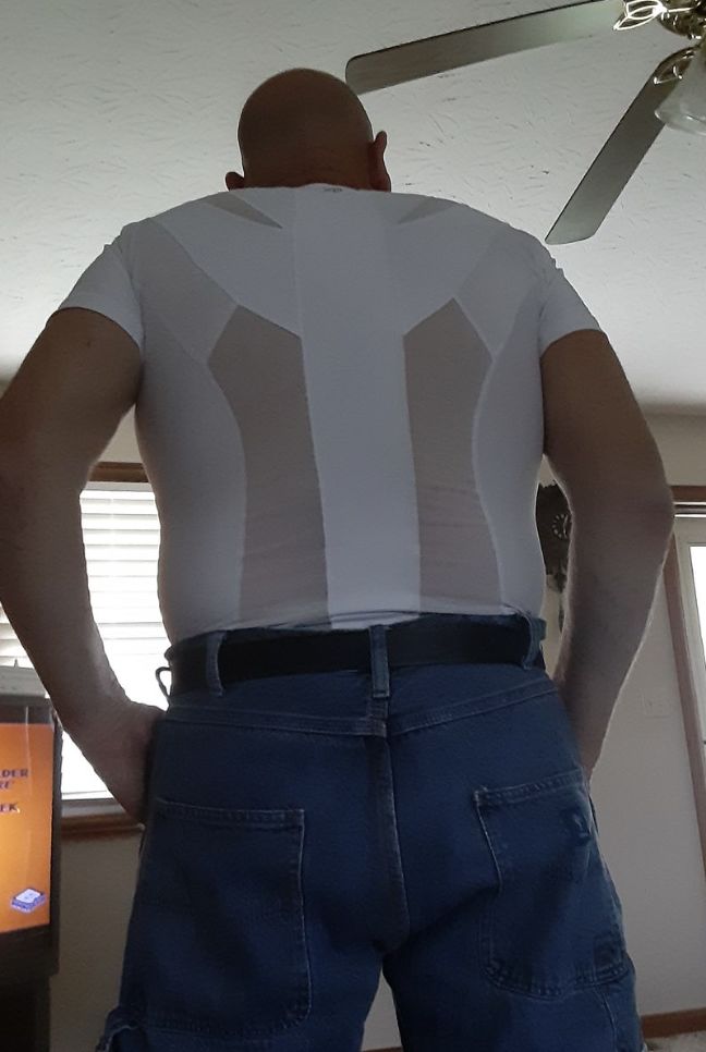 Customer photo review of Camiseta Postural Masculina - Posture Shirt® Com Zipper