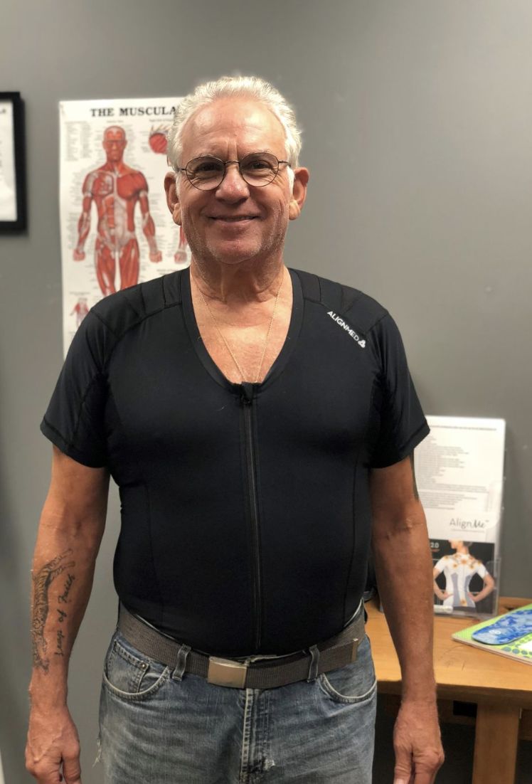 Customer photo review of Camiseta Postural Masculina - Posture Shirt® Com Zipper