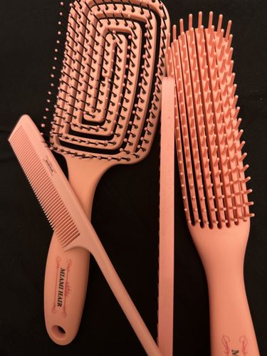 Customer photo review of CADEAU Kit Brosses et Peignes