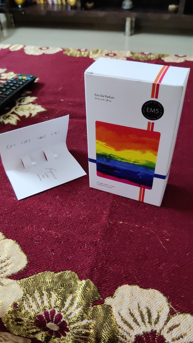 Customer photo review of EM5™ Memoir Unisex Perfume | Strong and Long Lasting | Fresh Citrus Woody | Luxury Gift for Men / Women | 50 ml Spray / 10ml Alcohol Free Roll On