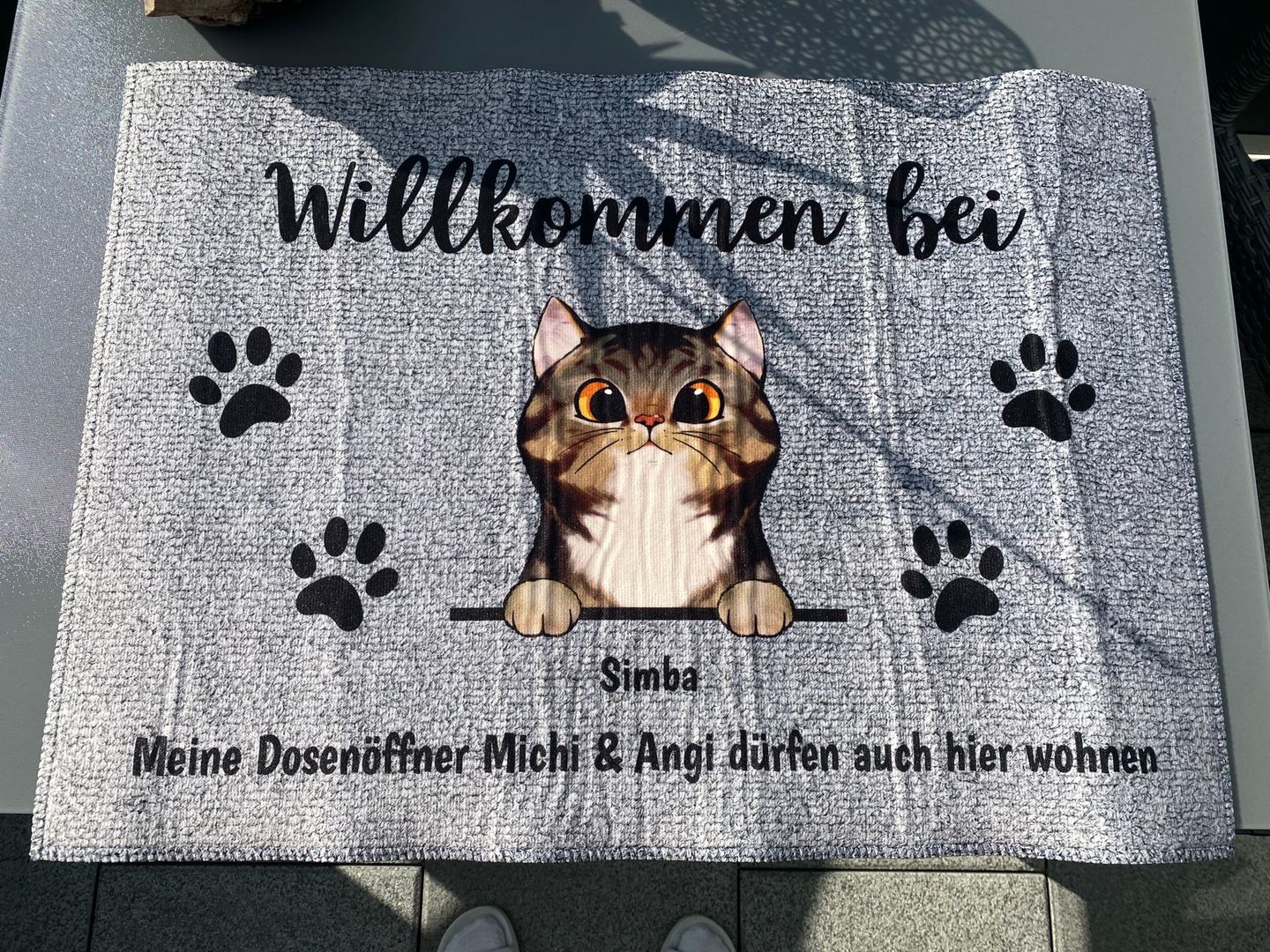 Customer photo review of Willkommen bei neugierigen Katzen - Individuelle Fußmatte