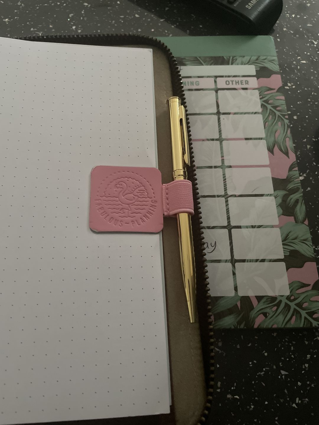 Customer photo review of Deluxe Pen Holder