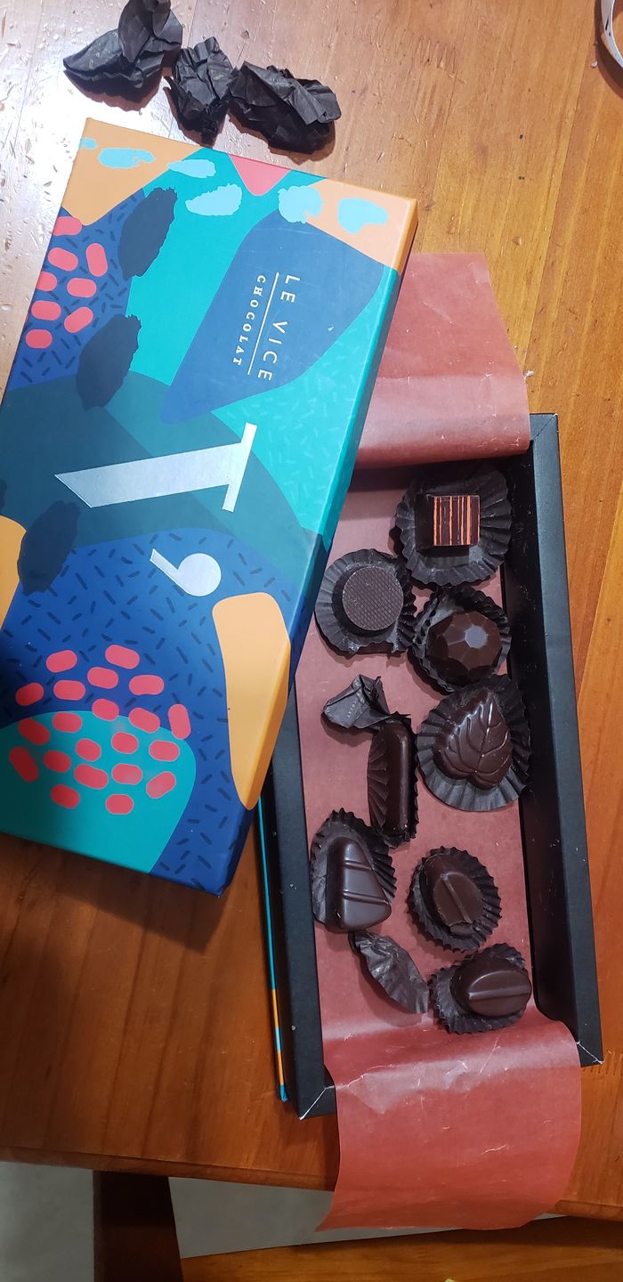 Customer photo review of Caja 25 Bombones